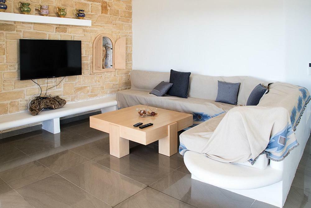 Evilia Luxury Villa Амоопи Екстериор снимка