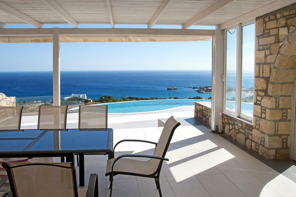 Evilia Luxury Villa Амоопи Екстериор снимка