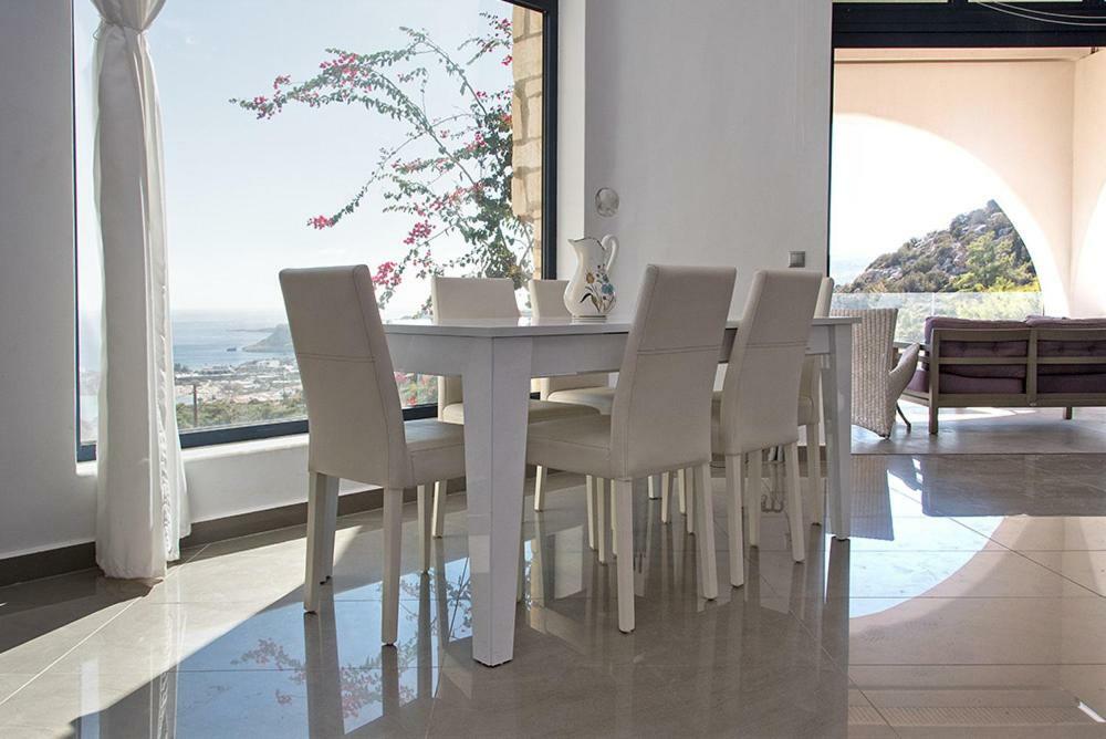 Evilia Luxury Villa Амоопи Екстериор снимка