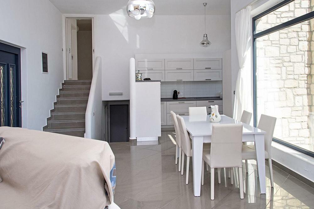 Evilia Luxury Villa Амоопи Екстериор снимка